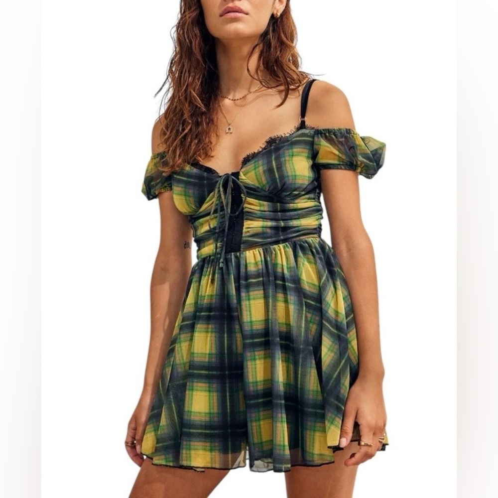 NWT Urban Outfitters Tula Layered Mesh Off-Shoulder Plaid Romper Size Medium